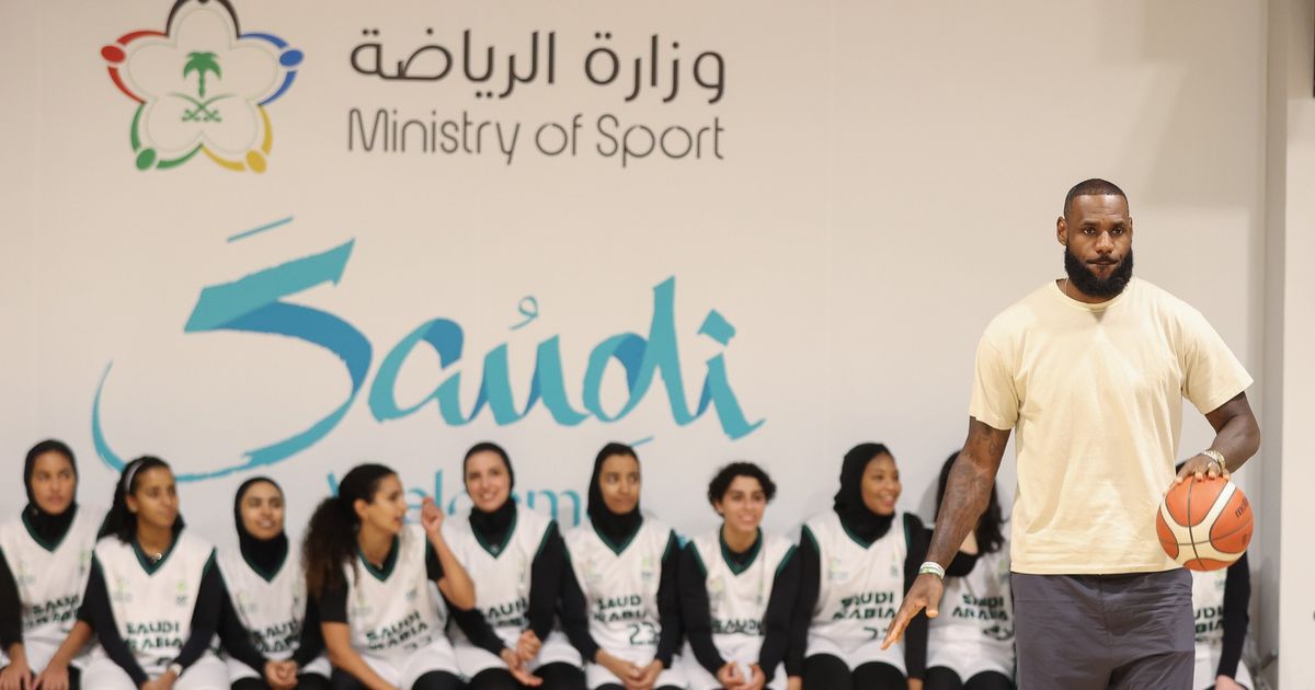 After soccer stars… LeBron James is “inspiring a great generation” in Saudi Arabia.