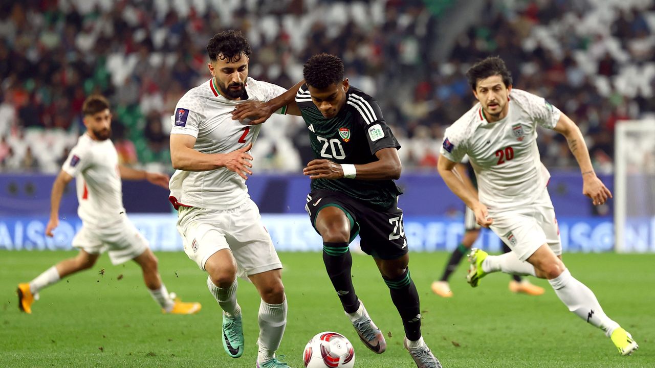الشرق رياضة | كأس آسيا: الإمارات تتأهل في المركز الثاني رغم الخسارة أمام  إيران #الشرق_رياضة #الشرق_للأخبار